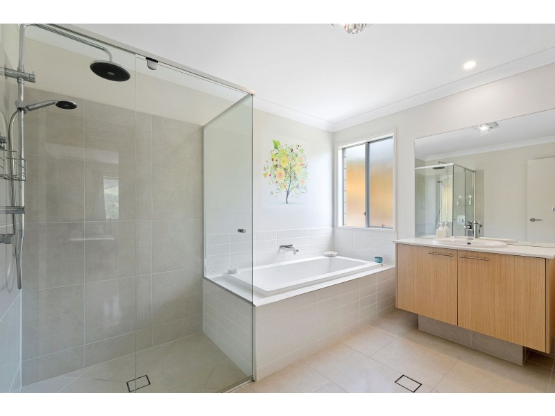 56-60 Aurora Place, Valdora QLD 4561