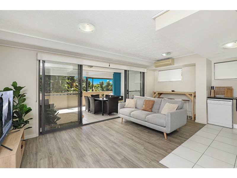 4/4 Grand Parade, Kawana Island QLD 4575