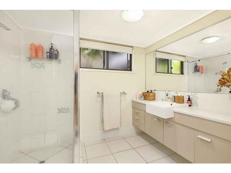 4/4 Grand Parade, Kawana Island QLD 4575