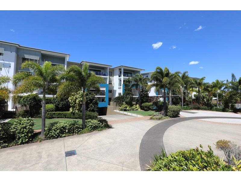 4/4 Grand Parade, Kawana Island QLD 4575