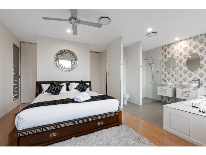 8/80 North Shore Road, Twin Waters QLD 4564