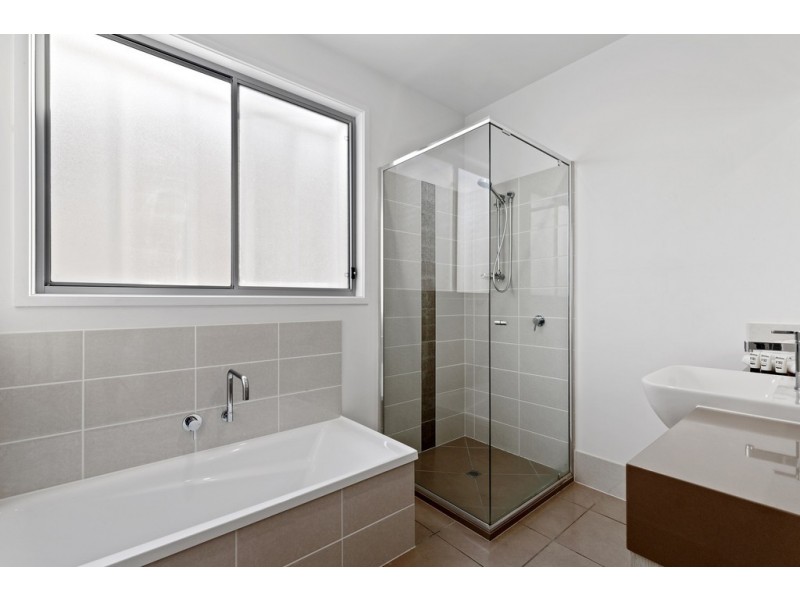 8/80 North Shore Road, Twin Waters QLD 4564