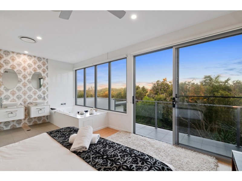 8/80 North Shore Road, Twin Waters QLD 4564