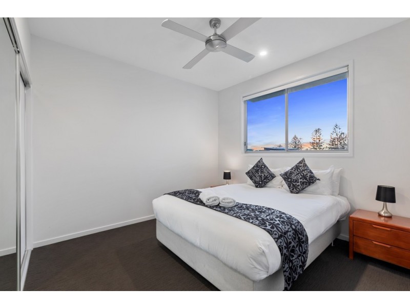 8/80 North Shore Road, Twin Waters QLD 4564