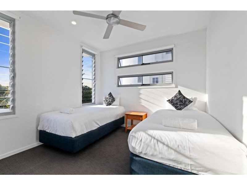 8/80 North Shore Road, Twin Waters QLD 4564