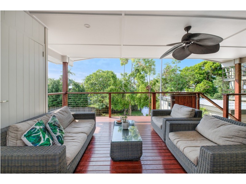 25 Oloway Crescent, Alexandra Headland QLD 4572