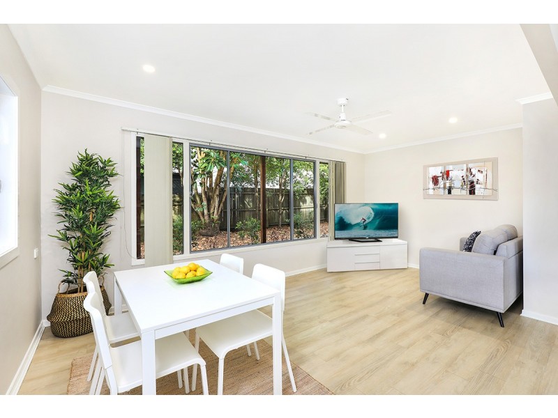 25 Oloway Crescent, Alexandra Headland QLD 4572
