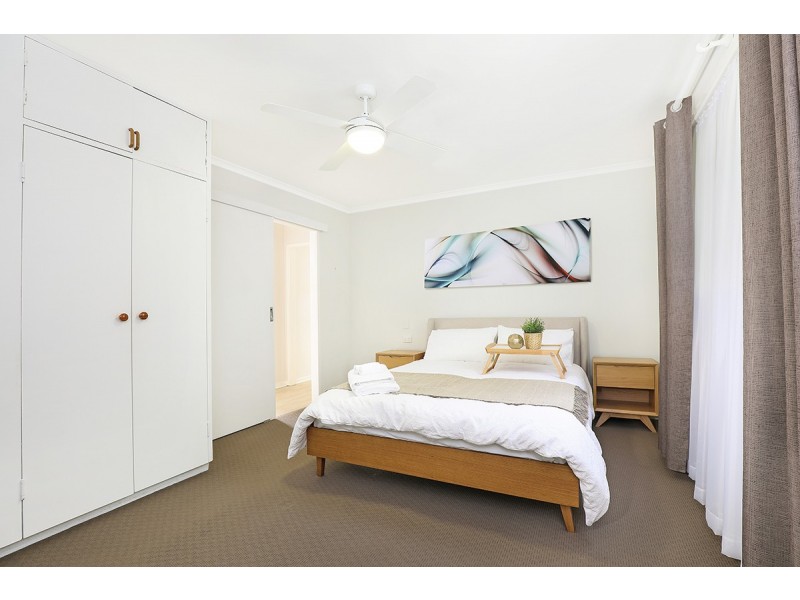 25 Oloway Crescent, Alexandra Headland QLD 4572