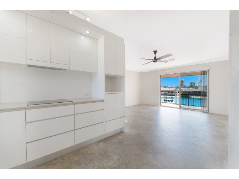 8/26 Akeringa Place, Mooloolaba QLD 4557
