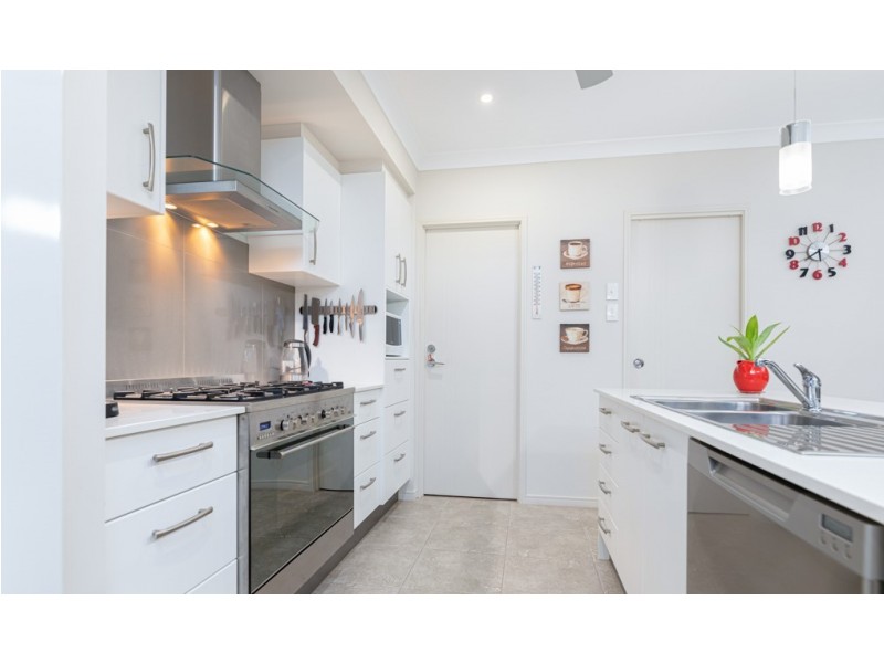 6 Bridget Court, Beerwah QLD 4519