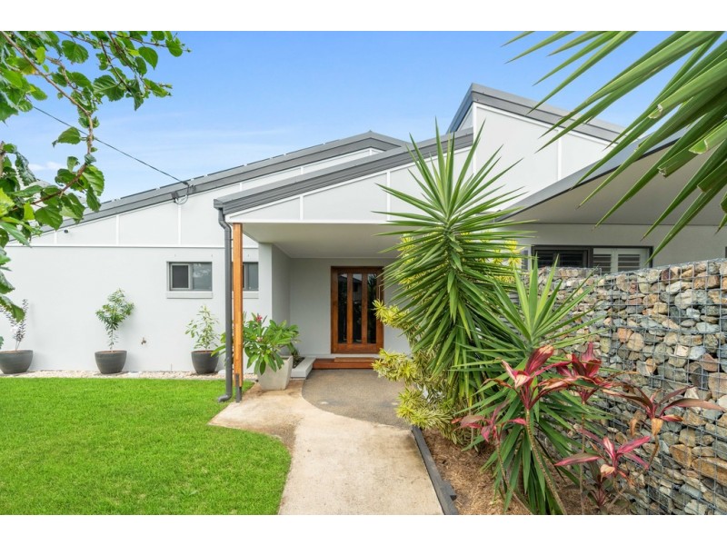 69 Point Cartwright Dr, Buddina QLD 4575