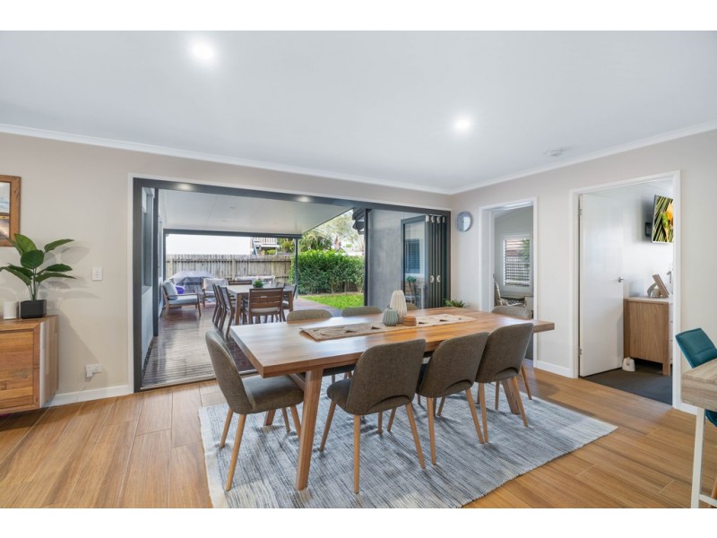 69 Point Cartwright Dr, Buddina QLD 4575