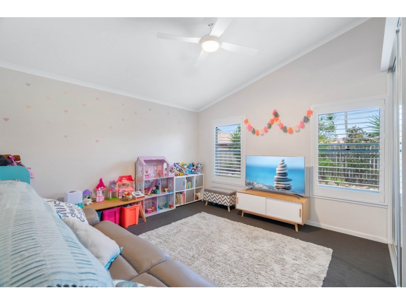 69 Point Cartwright Dr, Buddina QLD 4575