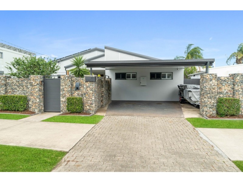 69 Point Cartwright Dr, Buddina QLD 4575