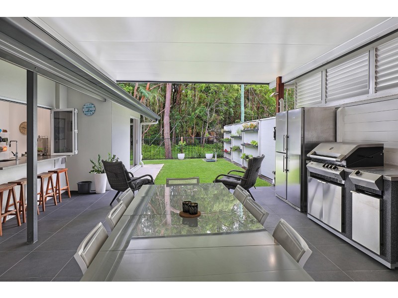 17 Admiralty Drive, Alexandra Headland QLD 4572