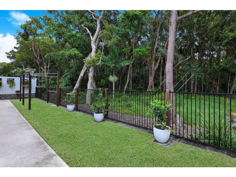 17 Admiralty Drive, Alexandra Headland QLD 4572