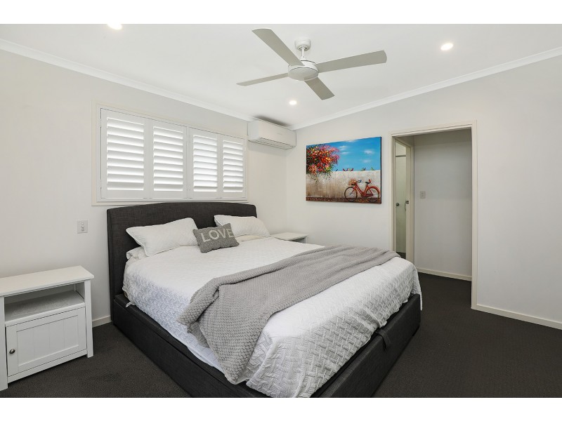 17 Admiralty Drive, Alexandra Headland QLD 4572