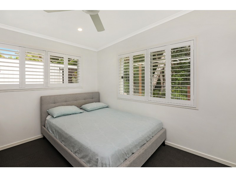 17 Admiralty Drive, Alexandra Headland QLD 4572