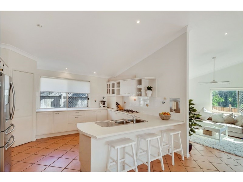 13 Admiralty Drive, Alexandra Headland QLD 4572