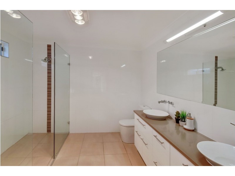 13 Admiralty Drive, Alexandra Headland QLD 4572