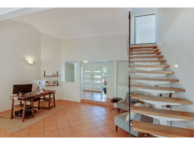 13 Admiralty Drive, Alexandra Headland QLD 4572