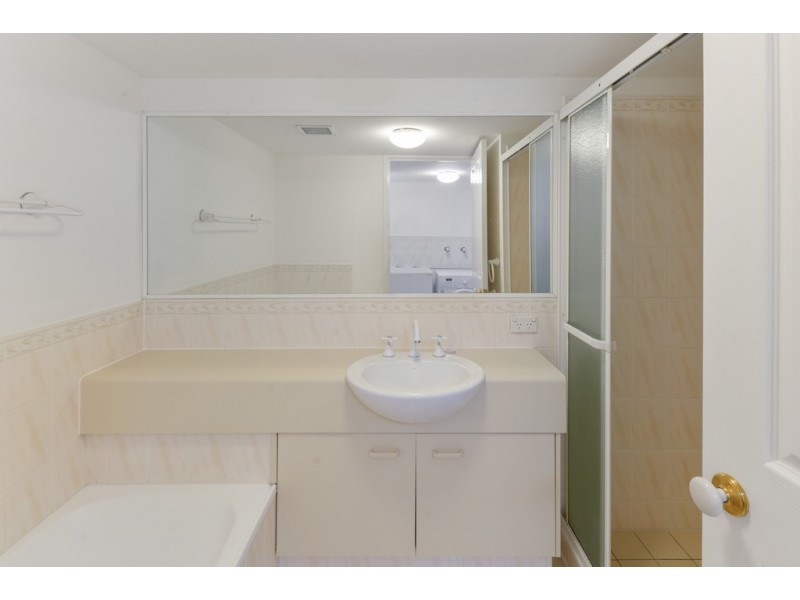 2/91-97 Duporth Ave, Maroochydore QLD 4558