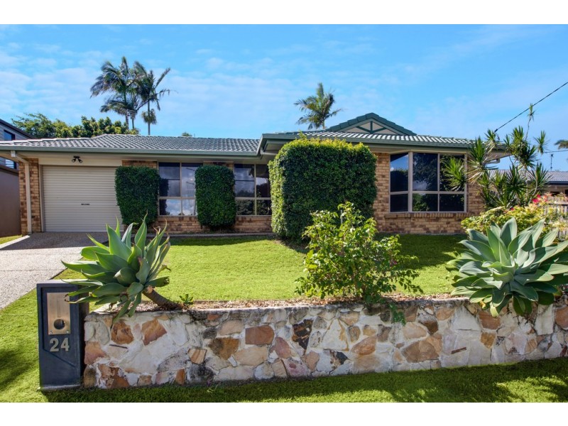 24 Toorumbee Dr, Mooloolaba QLD 4557