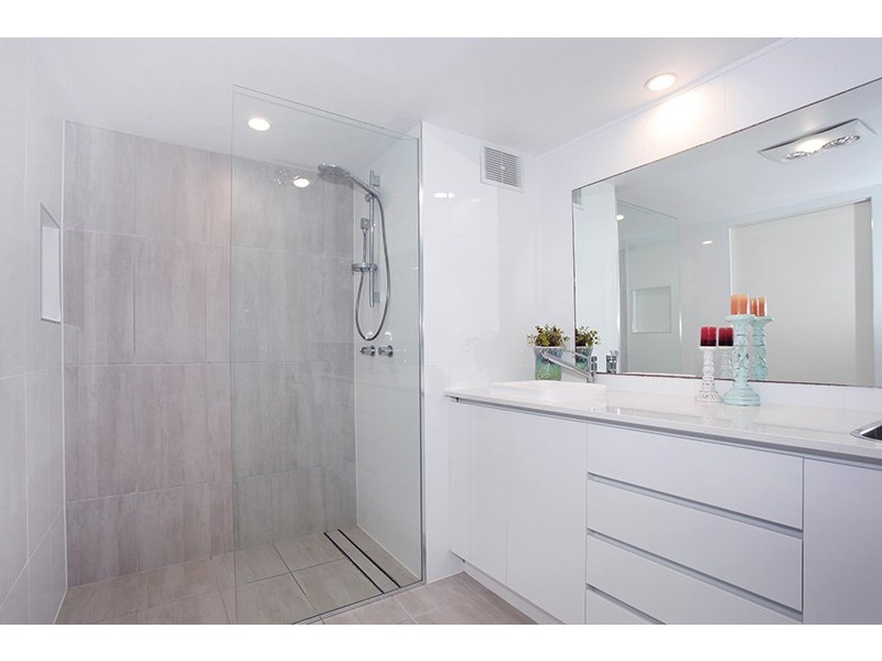 2/10 Buderim Avenue, Alexandra Headland QLD 4572