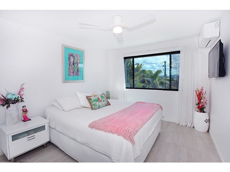 2/10 Buderim Avenue, Alexandra Headland QLD 4572