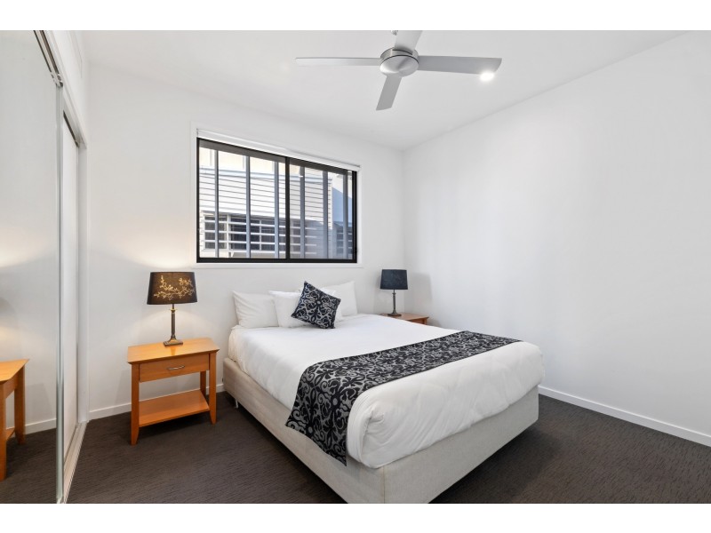 8/80 North Shore Road, Twin Waters QLD 4564