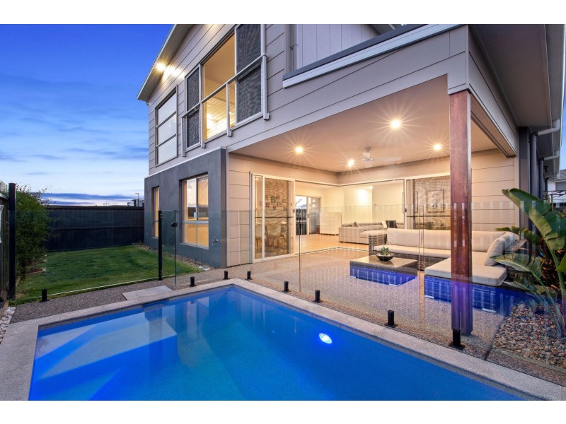 2 Amber Place, Palmview QLD 4553