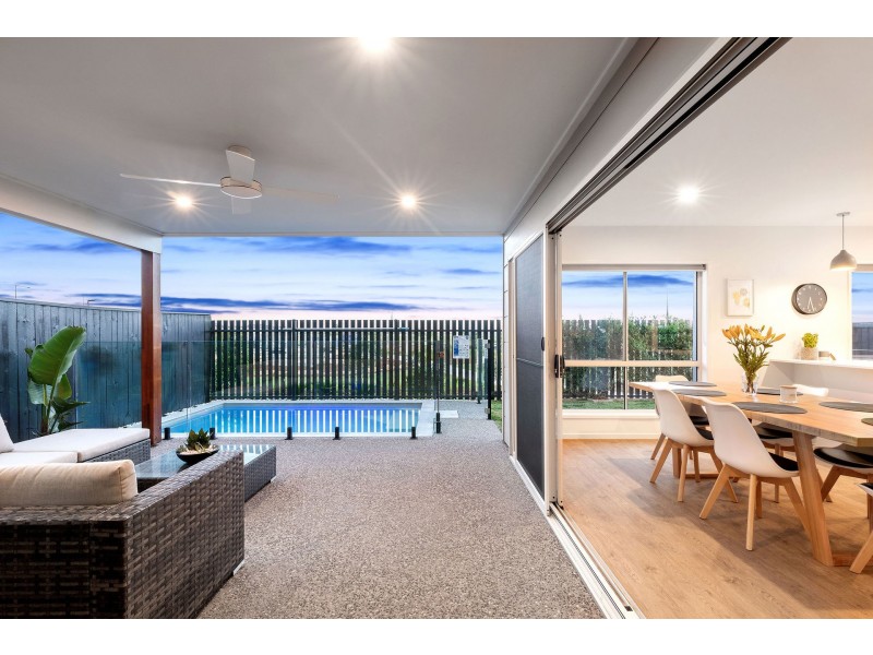 2 Amber Place, Palmview QLD 4553