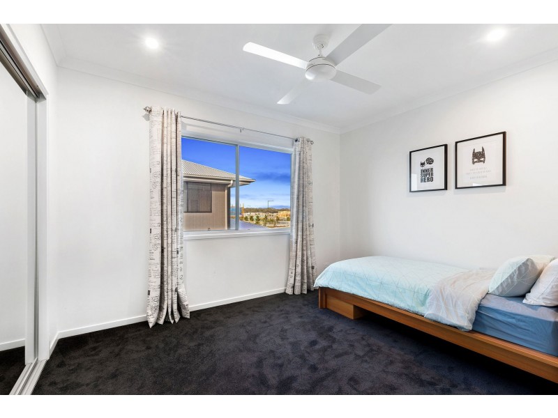 2 Amber Place, Palmview QLD 4553