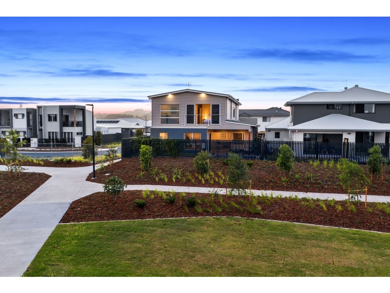 2 Amber Place, Palmview QLD 4553