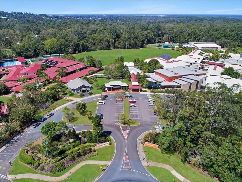 2 Amber Place, Palmview QLD 4553