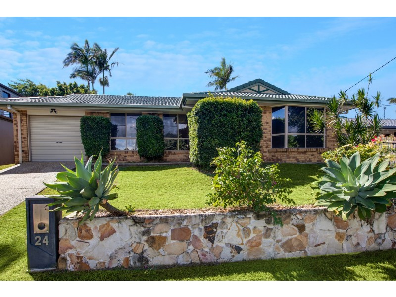 24 Toorumbee Drive, Mooloolaba QLD 4557