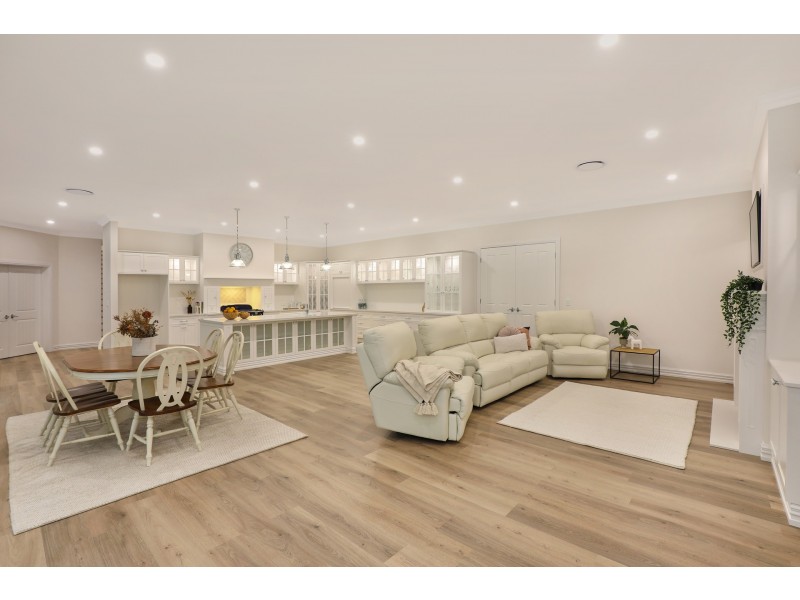 21 Songbird Place, Mooloolah Valley QLD 4553