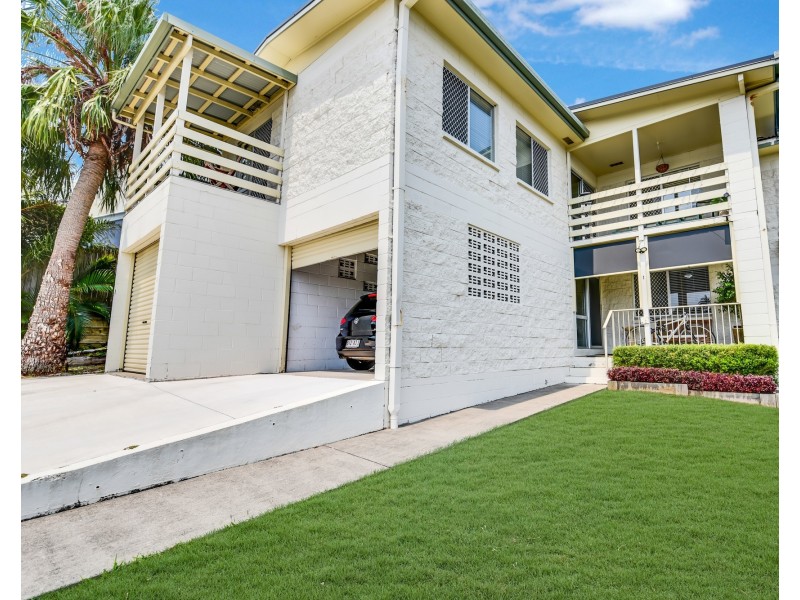 1/2 Pettigrew Street, Mooloolaba QLD 4557