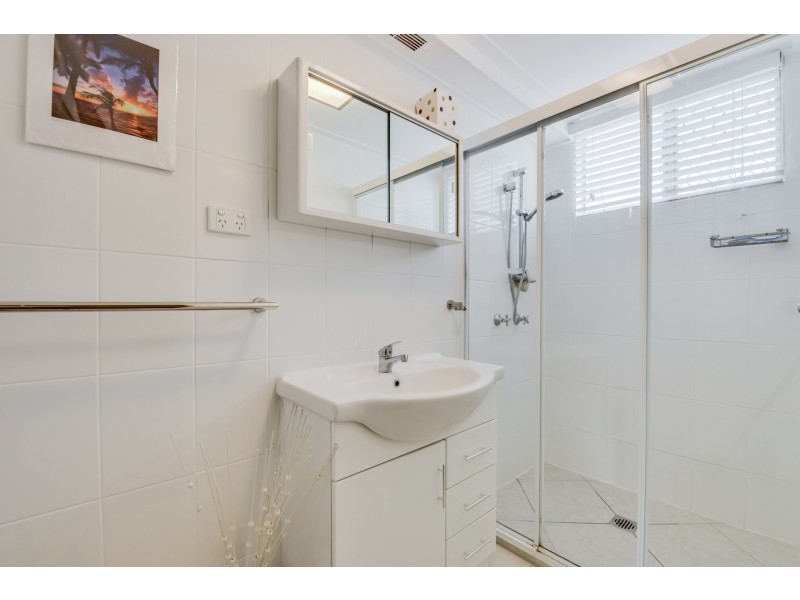 1/2 Pettigrew Street, Mooloolaba QLD 4557