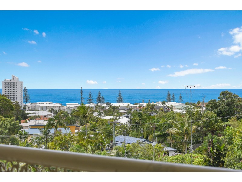 7 Yakola Parade, Alexandra Headland QLD 4572