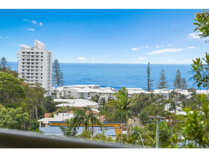 7 Yakola Parade, Alexandra Headland QLD 4572