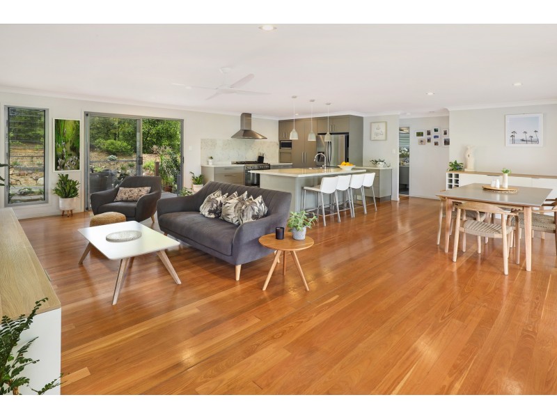 54 Aurora Place, Valdora QLD 4561