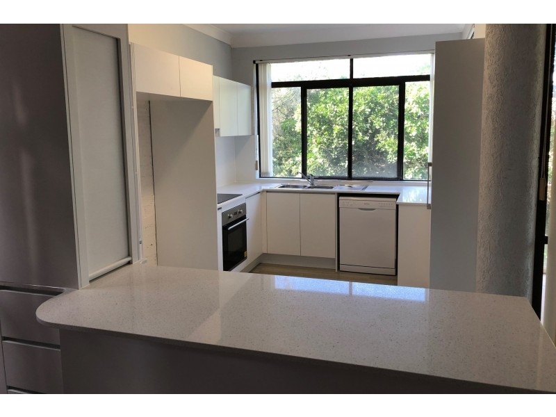 2/58 Parkyn Parade, Mooloolaba QLD 4557