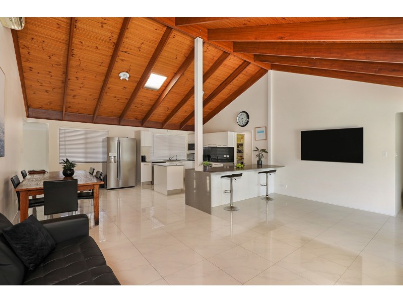 5 Burwood Court, Kuluin QLD 4558