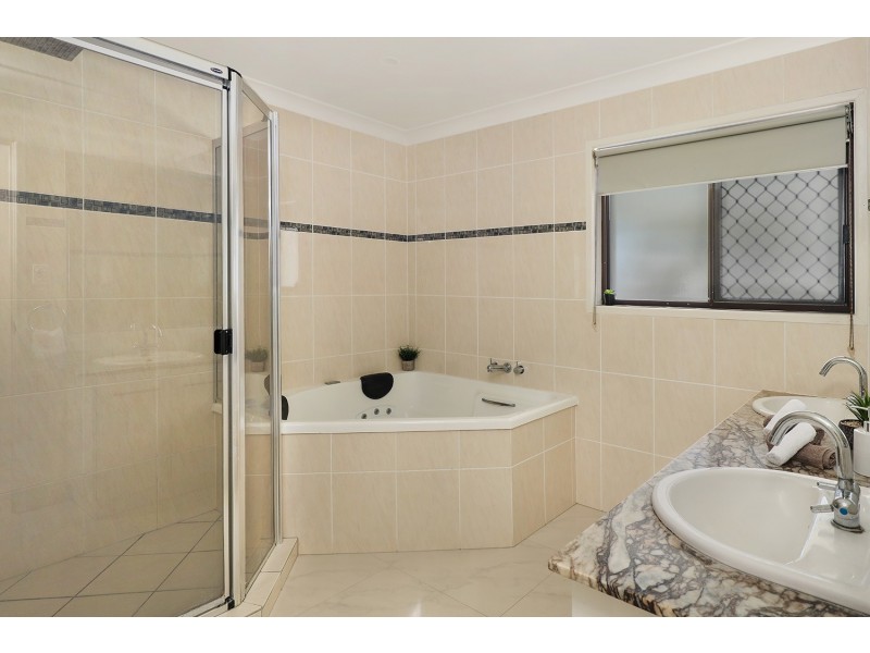 5 Burwood Court, Kuluin QLD 4558