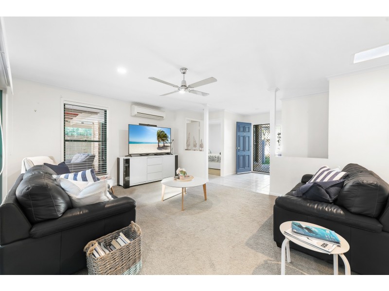 25 Fernleigh Crescent, Mountain Creek QLD 4557