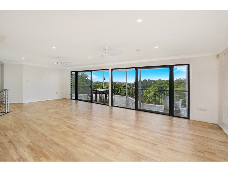 20 Yakola Parade, Alexandra Headland QLD 4572