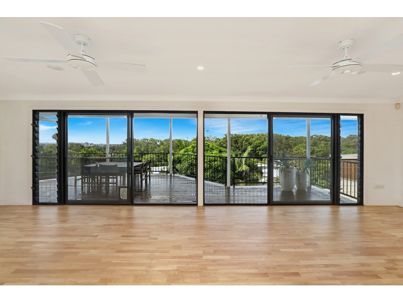 20 Yakola Parade, Alexandra Headland QLD 4572