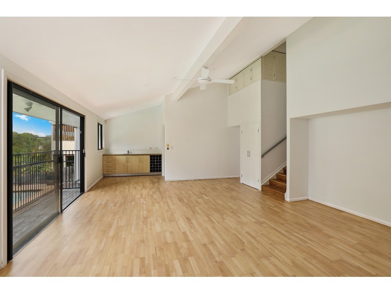 20 Yakola Parade, Alexandra Headland QLD 4572