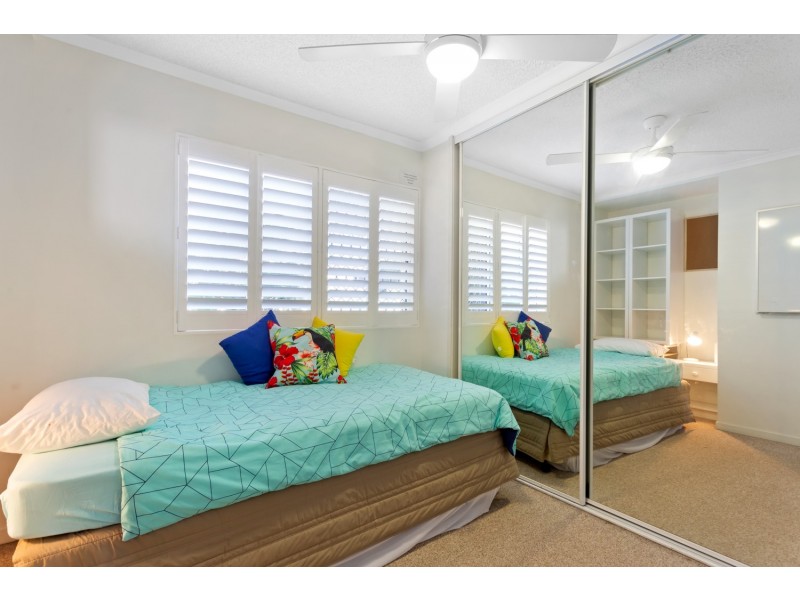 1/15-17 Boolarong Crescent, Alexandra Headland QLD 4572